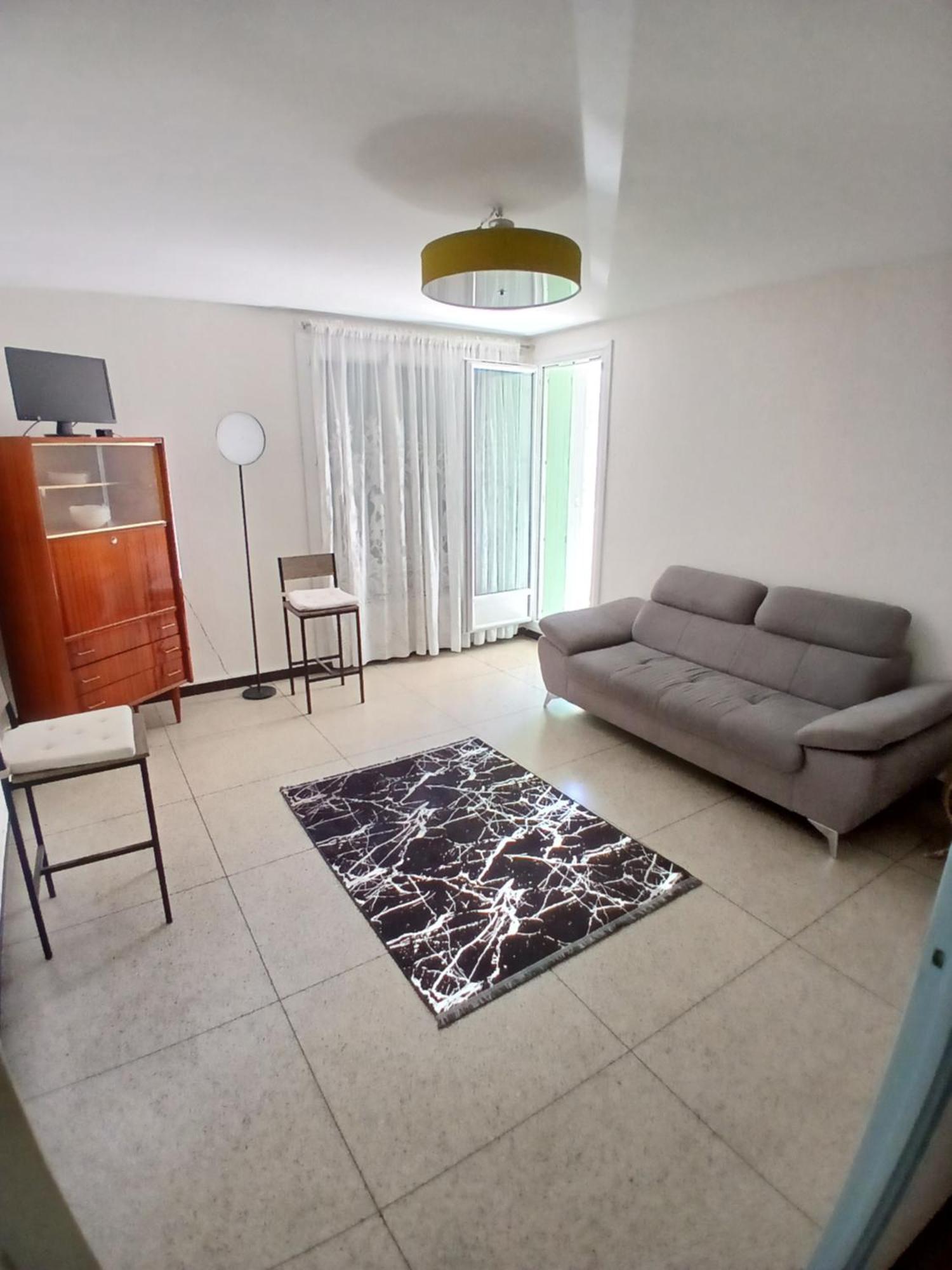Apartment Avec Balcon Dans La Belle De Mai *